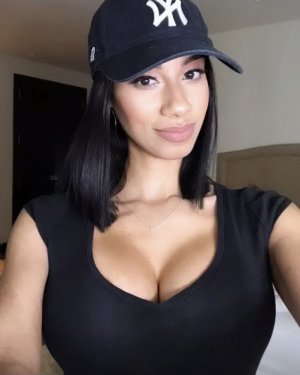 Laure-amélie asian escort girl in Buffalo