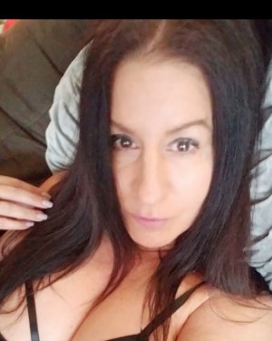 Candysse call girls in Somerset NJ
