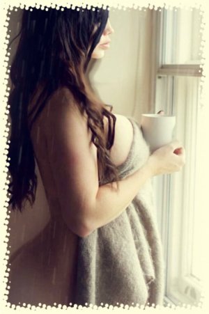 Lilith escort girl in Maryville MO
